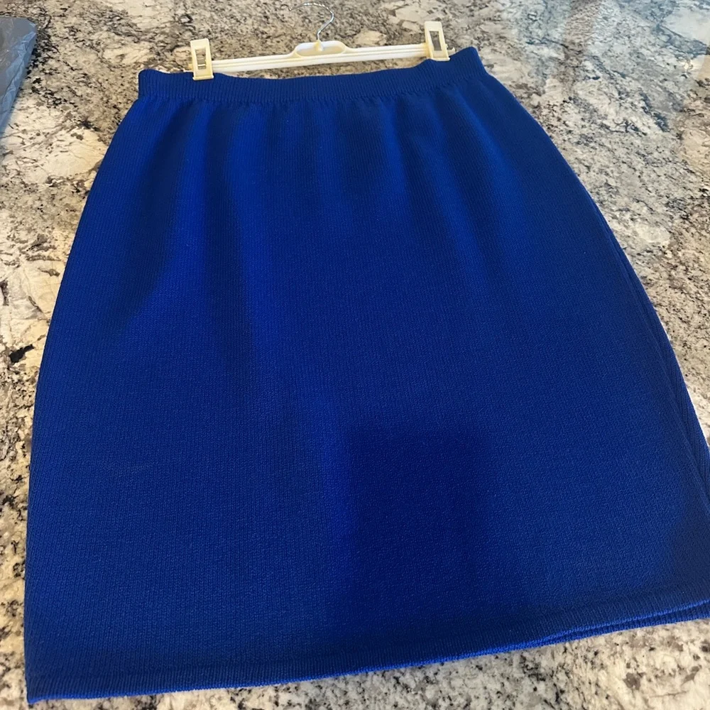 Elegant Blue Women's Knit Pull On Skirt - Size 8